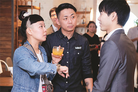 Gary is giving a big thanks for our partners who come and having discussion with them