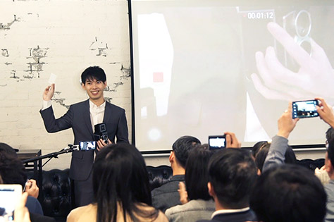 Films come out from view-finder